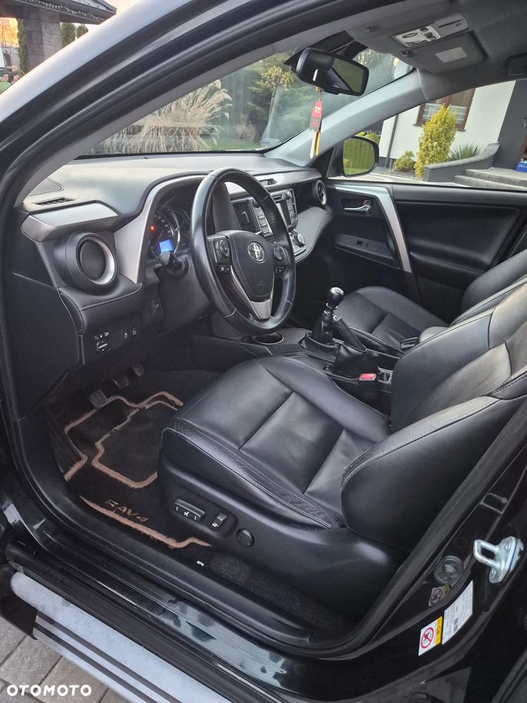 Toyota RAV4 - 8
