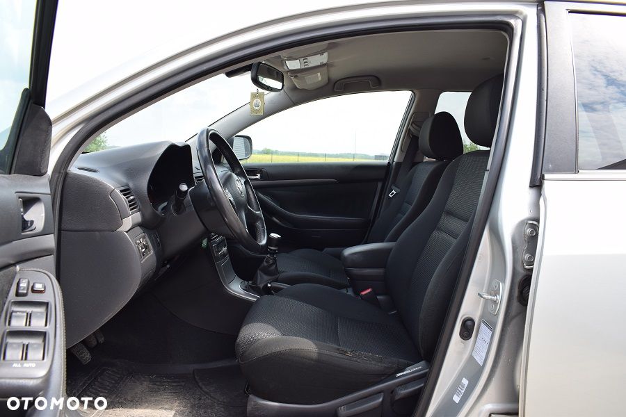 Toyota Avensis 2.0 D-4D Sol plus+NAVI - 6