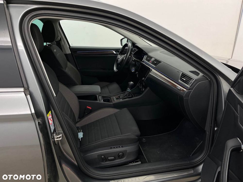 Skoda Superb 2.0 TDI SCR 4x4 Scout DSG - 14