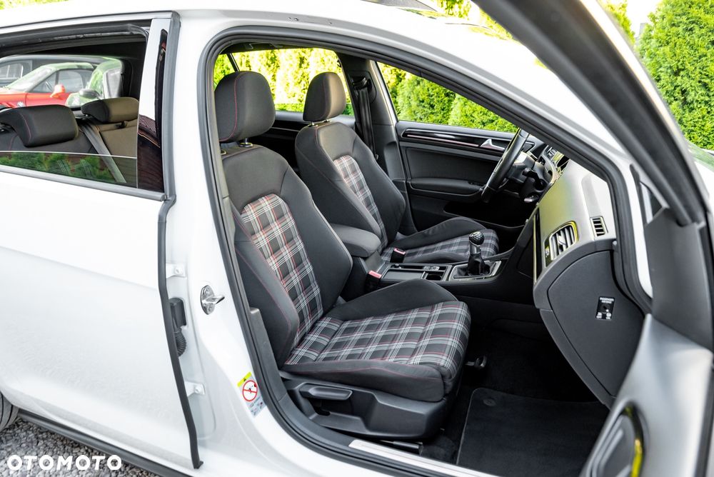 Volkswagen Golf 2.0 TSI BMT GTI - 26