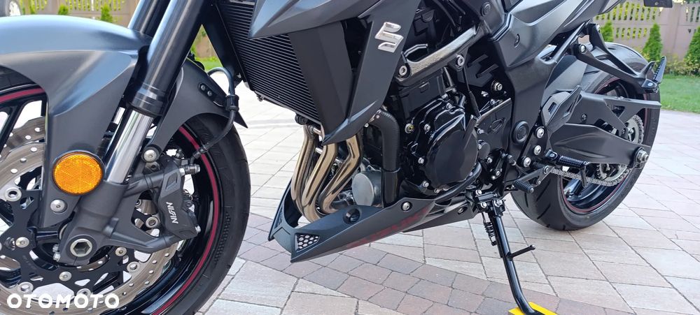 Suzuki GSX - 41