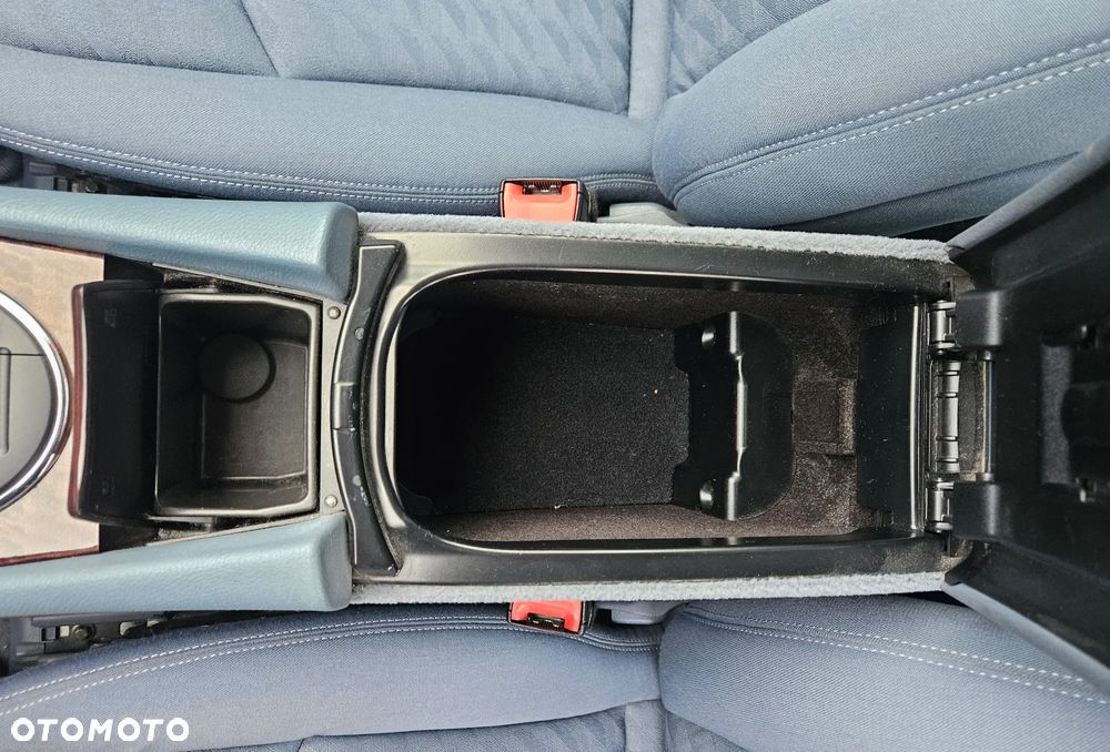 Mercedes-Benz Klasa E 200 Kompressor Automatik Classic - 22