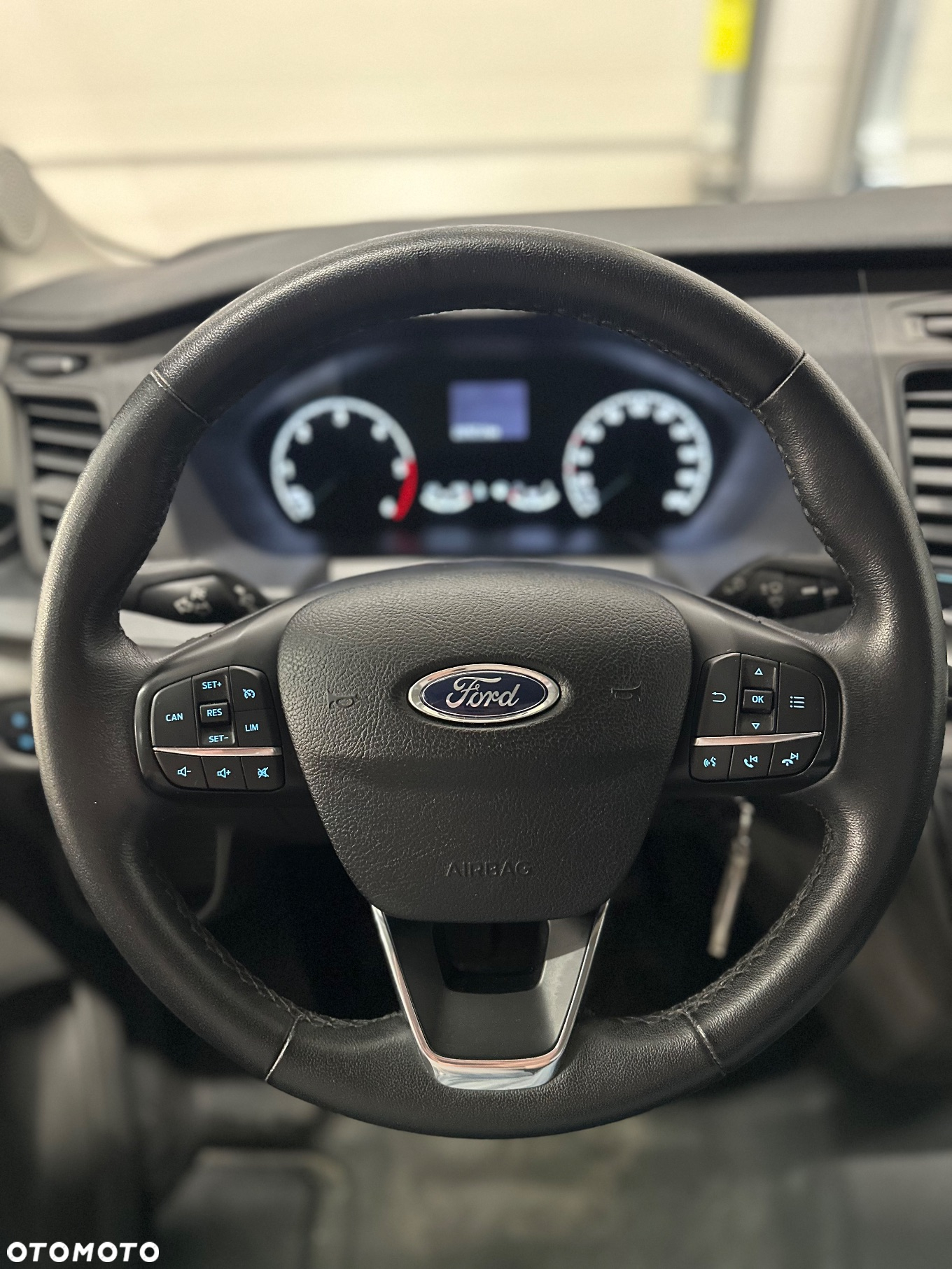 Ford Transit - 13