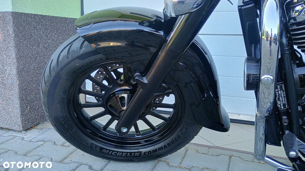 Suzuki Intruder - 25