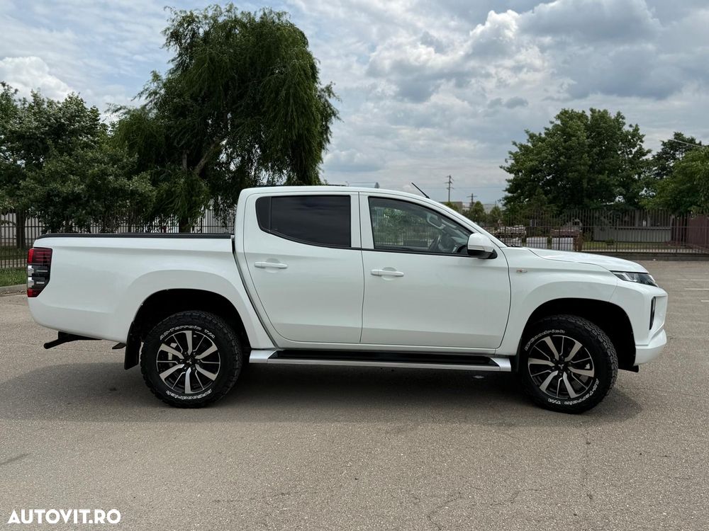 Mitsubishi L200 Double Cab 2.2 DI-D M/T Instyle - 16
