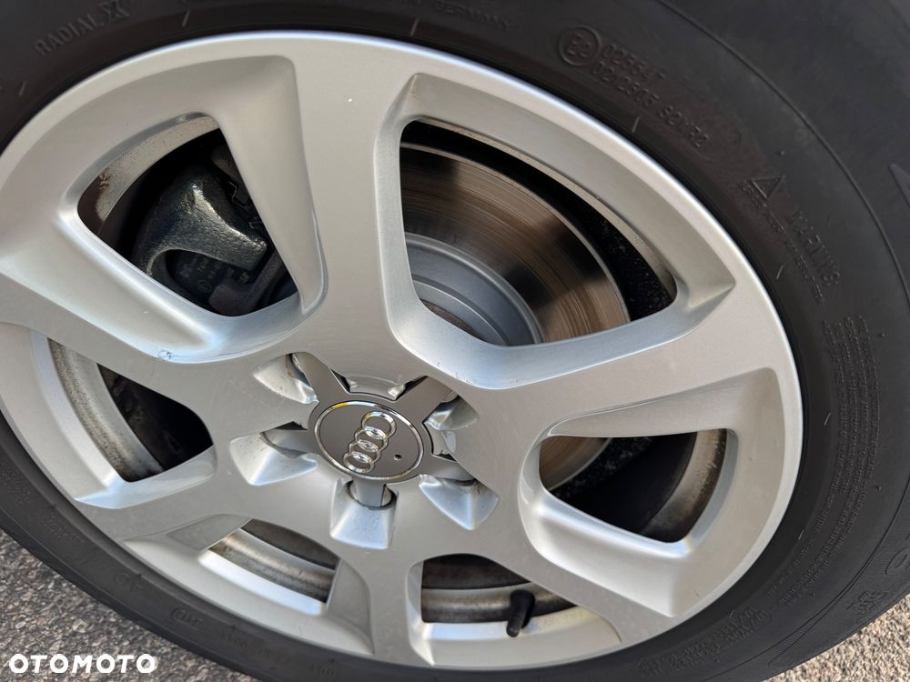 Audi A4 Avant 2.0 TDI DPF Ambiente - 13