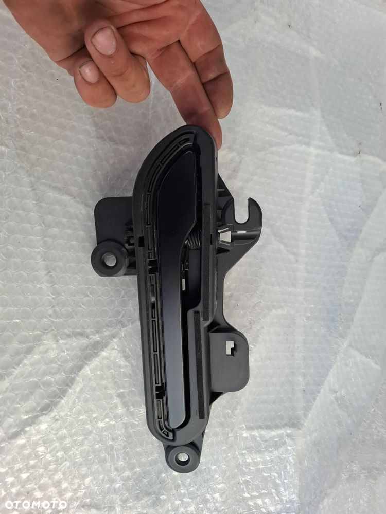 TESLA MODEL Y III 3 LIFT 2023 KLAMKA DRZWI PRAWY TYŁ TYLNA 1528115-10-D