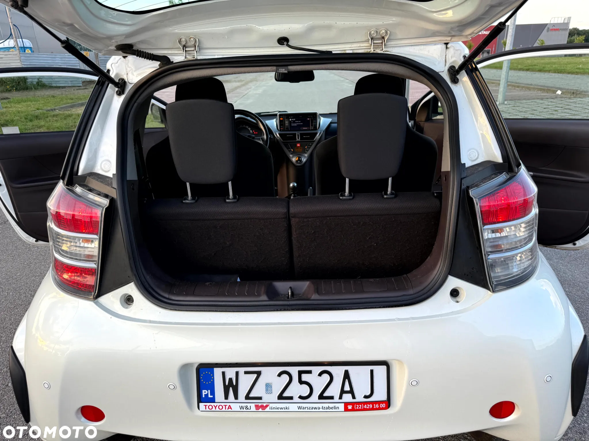 Toyota iQ 1.0 Sol - 18