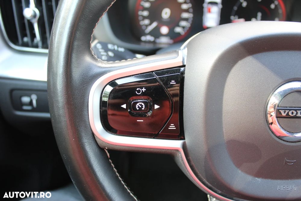 Volvo XC 60 B5 D AWD Geartronic RDesign - 13