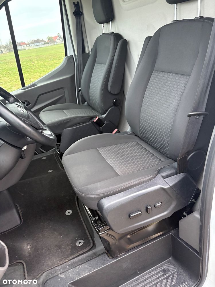 Ford Transit - 12