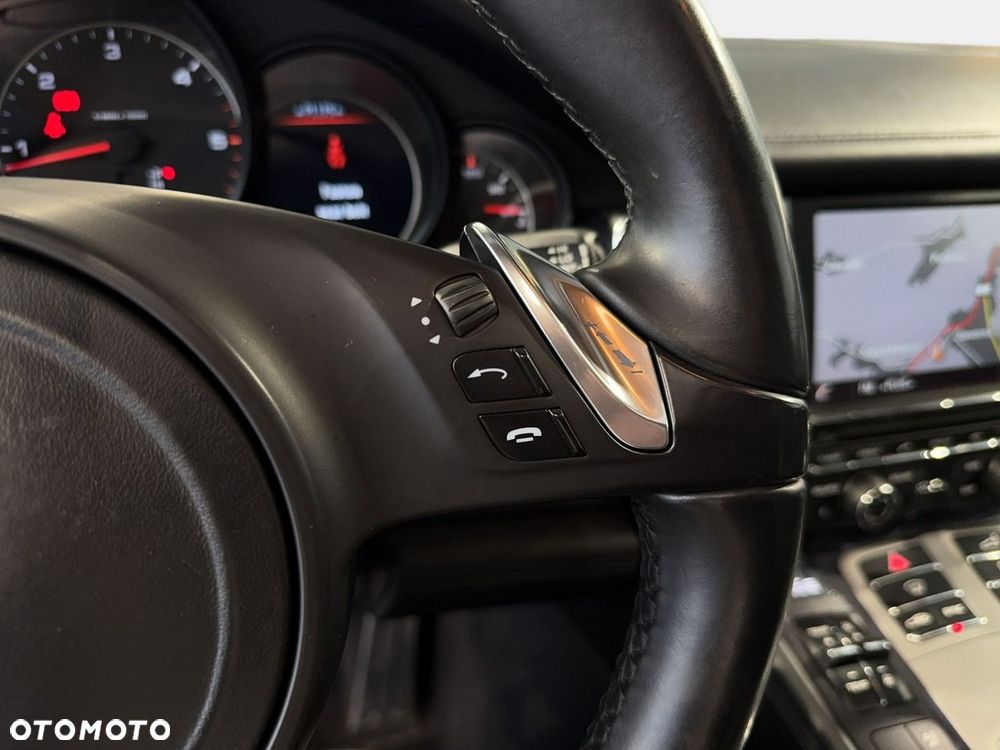 Porsche Panamera - 23