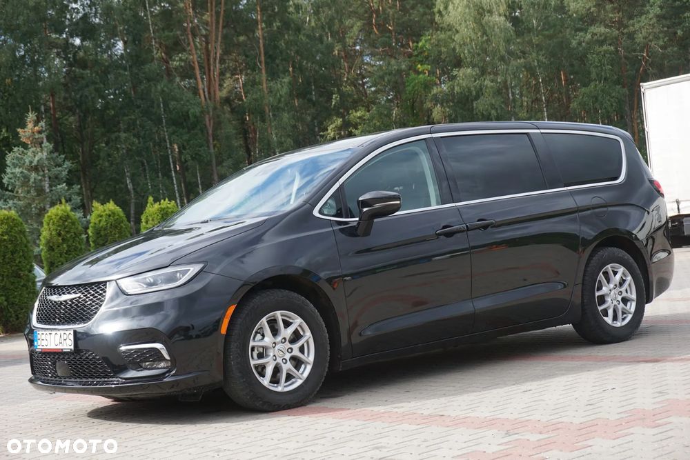 Chrysler Pacifica 2023 photo 2