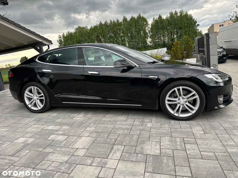 Tesla Model S - 7