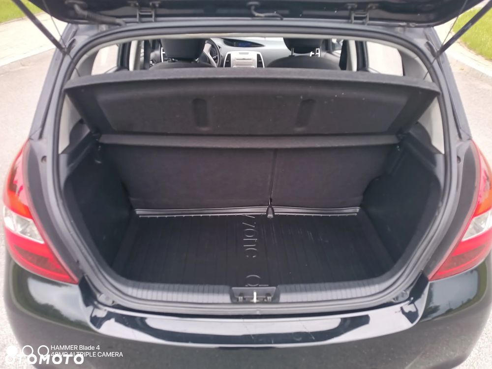 Hyundai i20 1.2 FIFA WM Edition - 21