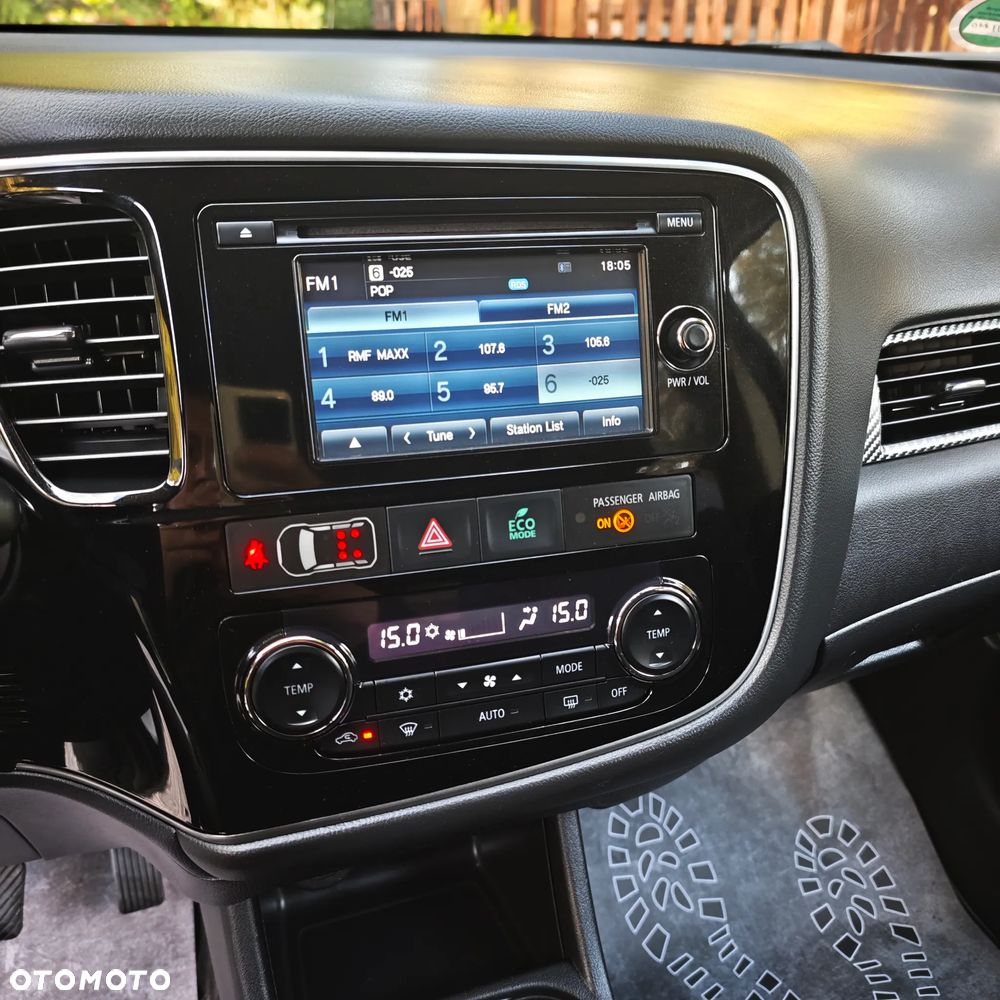 Mitsubishi Outlander 2.2 DI-D 4WD Intense - 18