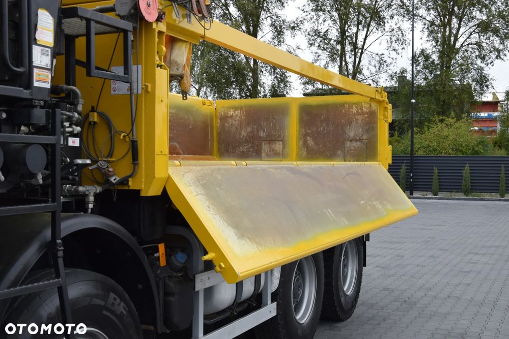Mercedes-Benz AROCS 3243 / 8x4 / EURO 6 / HDS PALFINGER EPSILON Q170Z / ROTATOR / CHYWTAK / STEROWANIE RADIOWE / WYWROTKA / HYDROBURTA / AUTOMAT / SYSTEM KAMER CYFROWYCH / KAMERA COFANIA / NAWIGACJA / HAK / NISKI PRZEBIEG / 2020 / SERWISOWANY / SPROWADZONY - 28