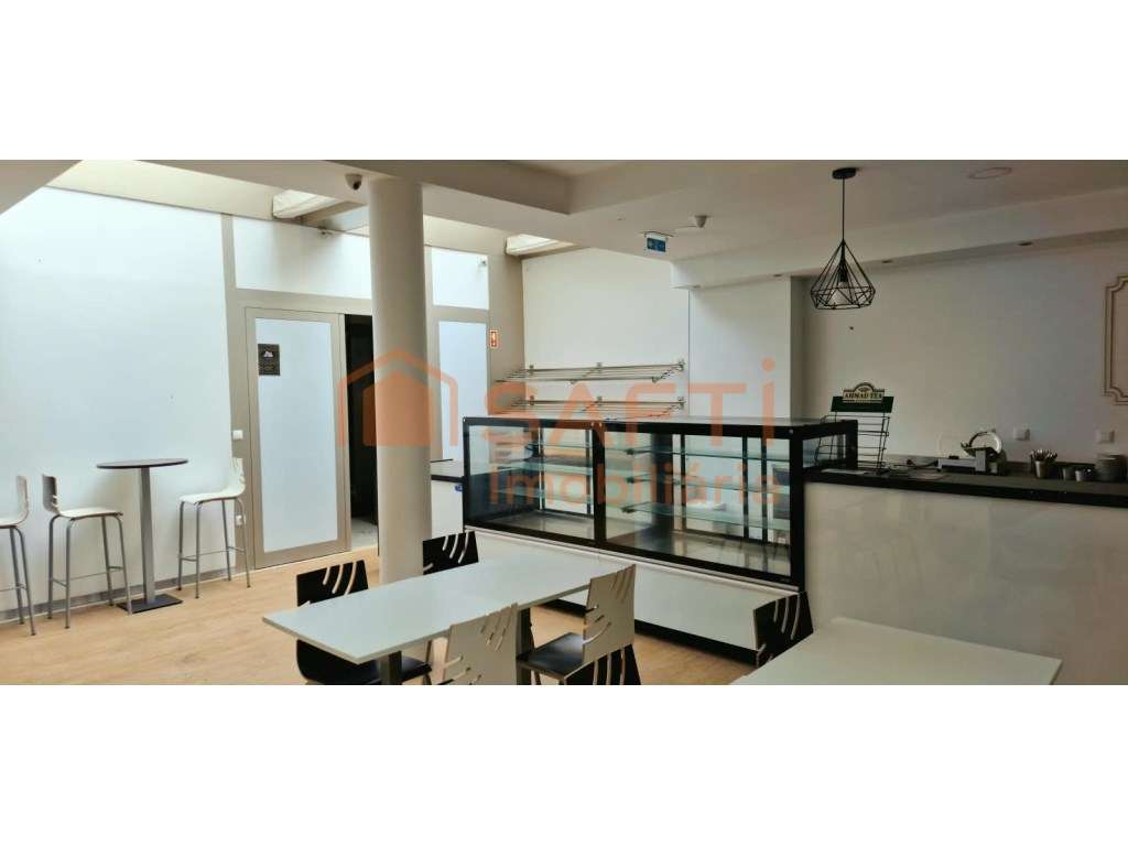 ESPAÇO COMERCIAL EQUIPADO EM ESMORIZ - Grande imagem: 2/31