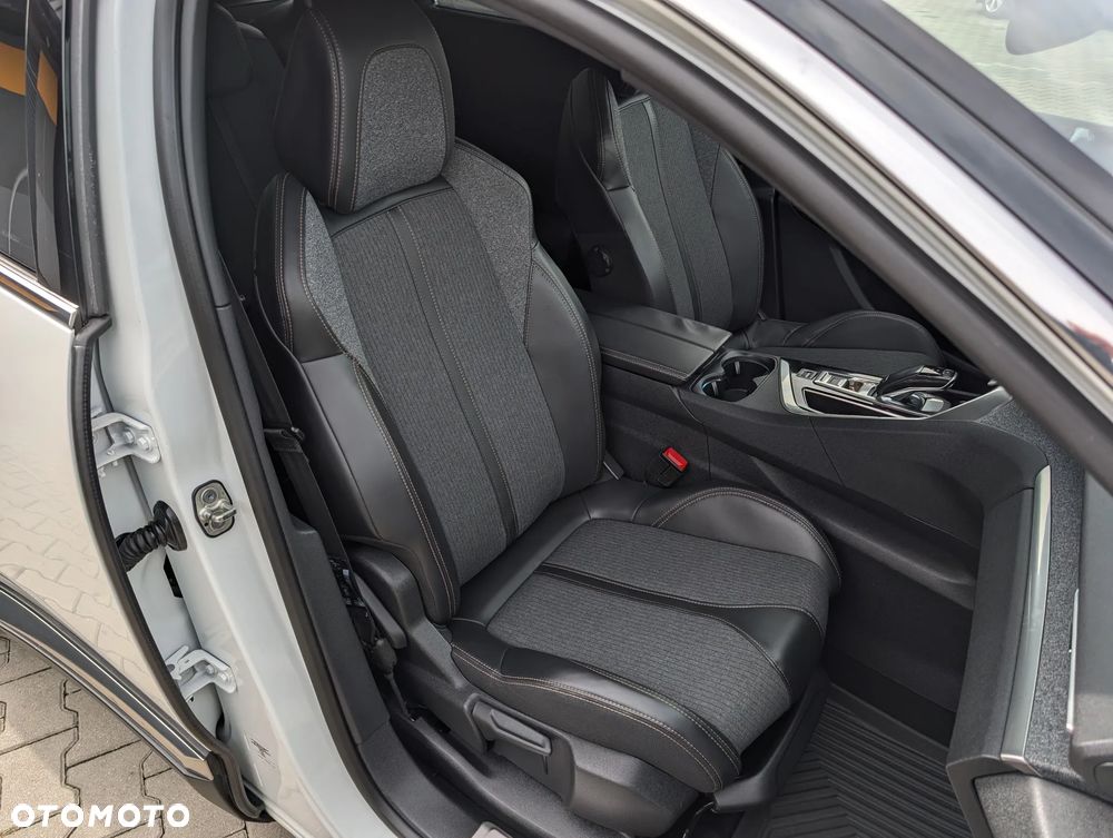 Peugeot 5008 1.6 PureTech GT Line S&S EAT8 - 34