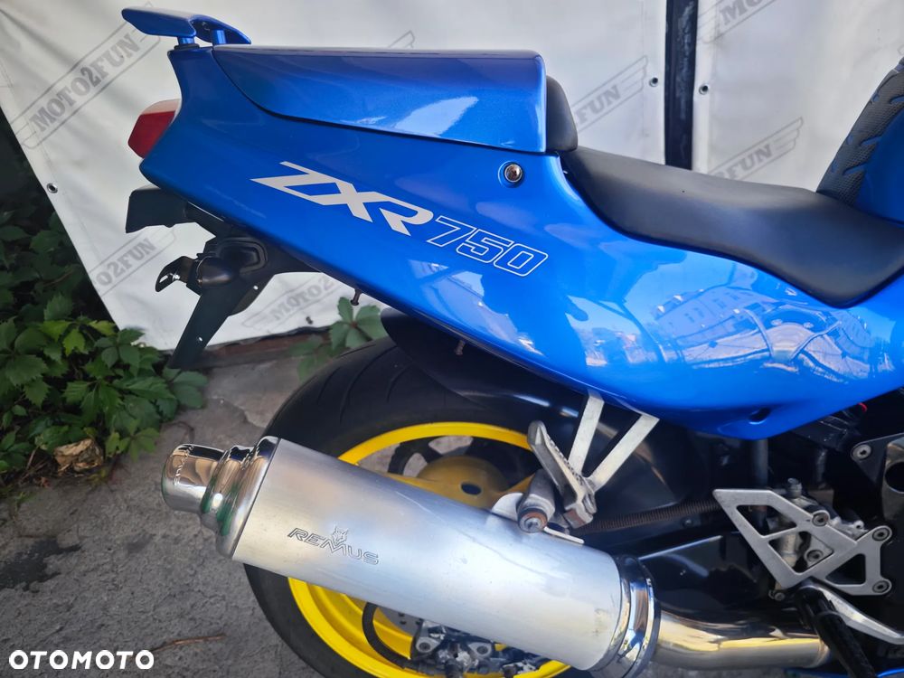 Kawasaki ZXR - 12