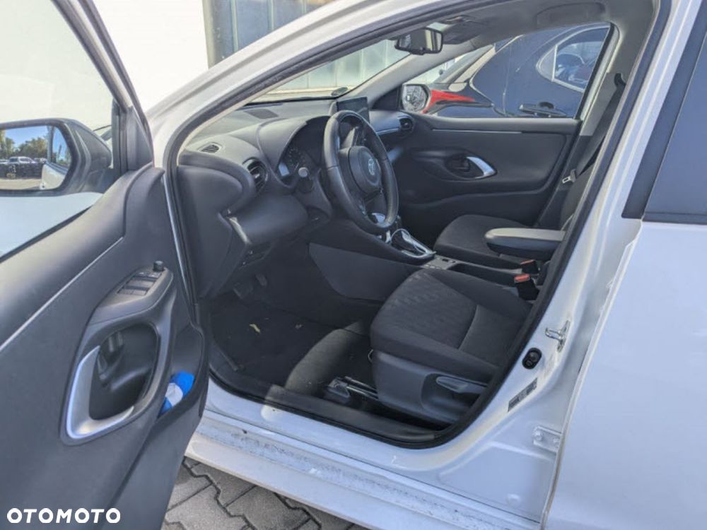 Toyota Yaris - 10