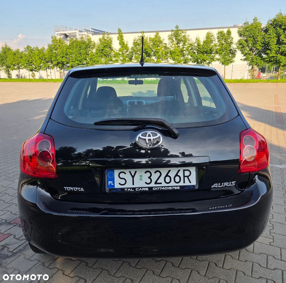 Toyota Auris 1.6 VVT-i Executive - 9