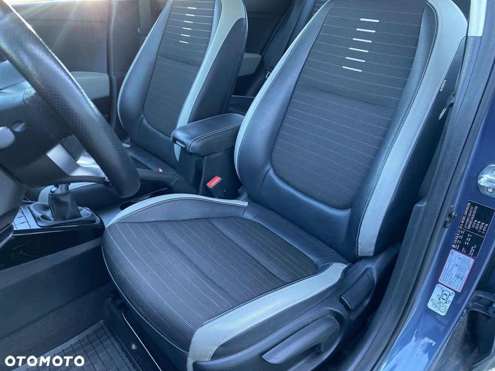 Kia Stonic - 8