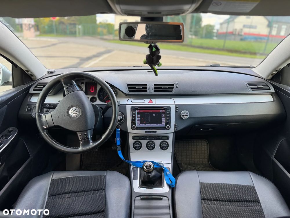 Volkswagen Passat - 8
