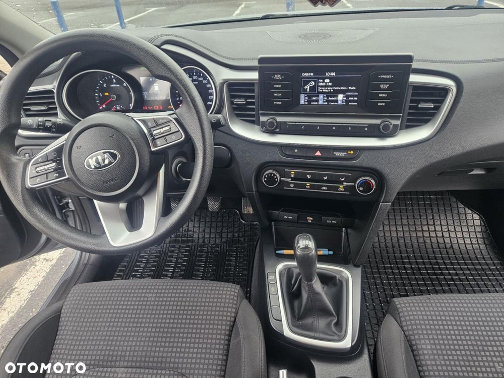 Kia Ceed 1.6 CRDi SCR M - 8