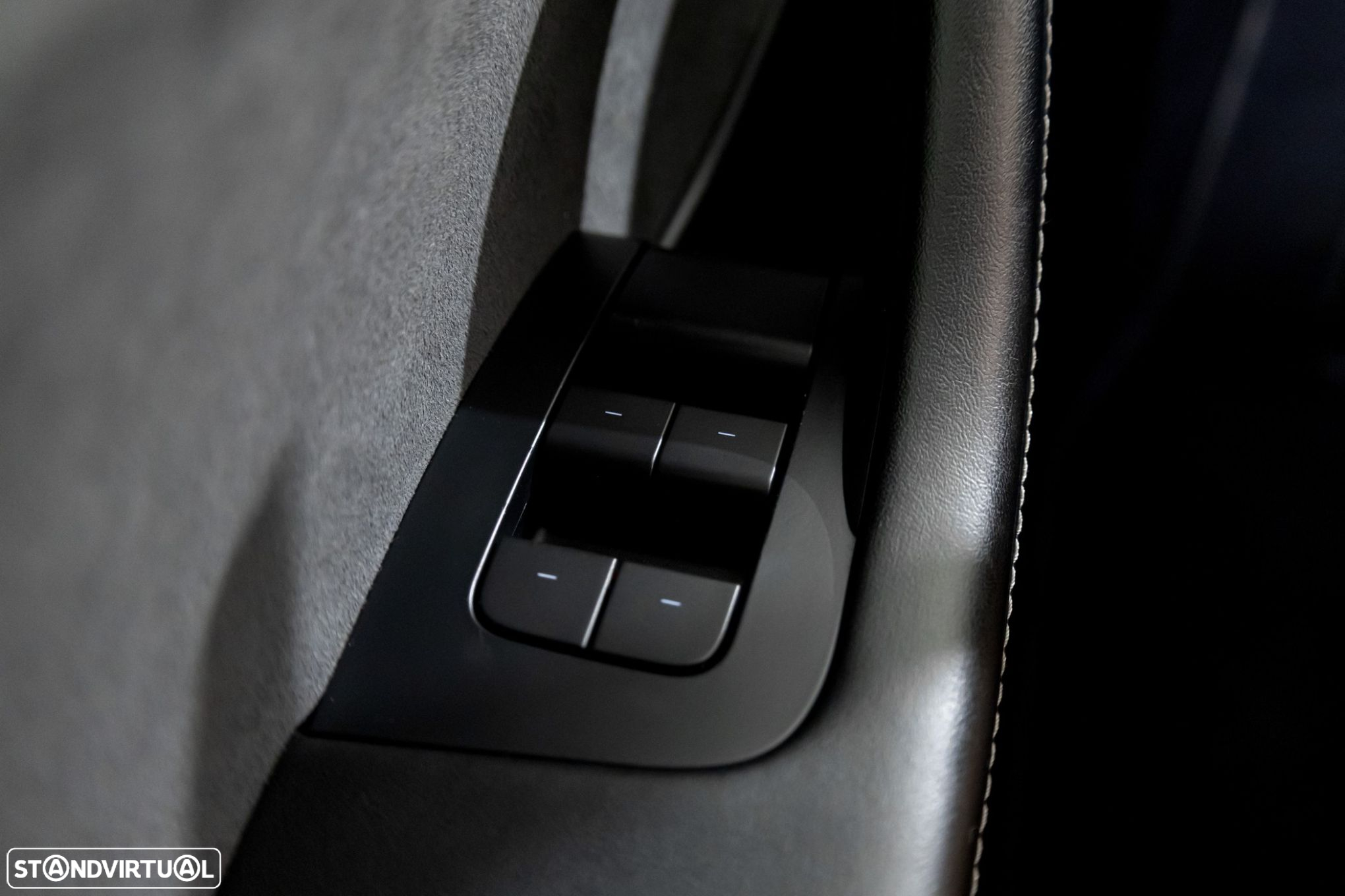 Tesla Model Y Long Range Tração Integral - 12