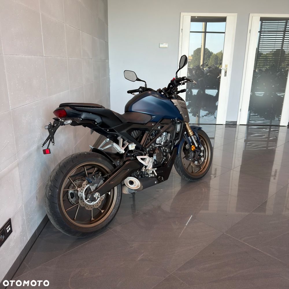 Honda CB - 3