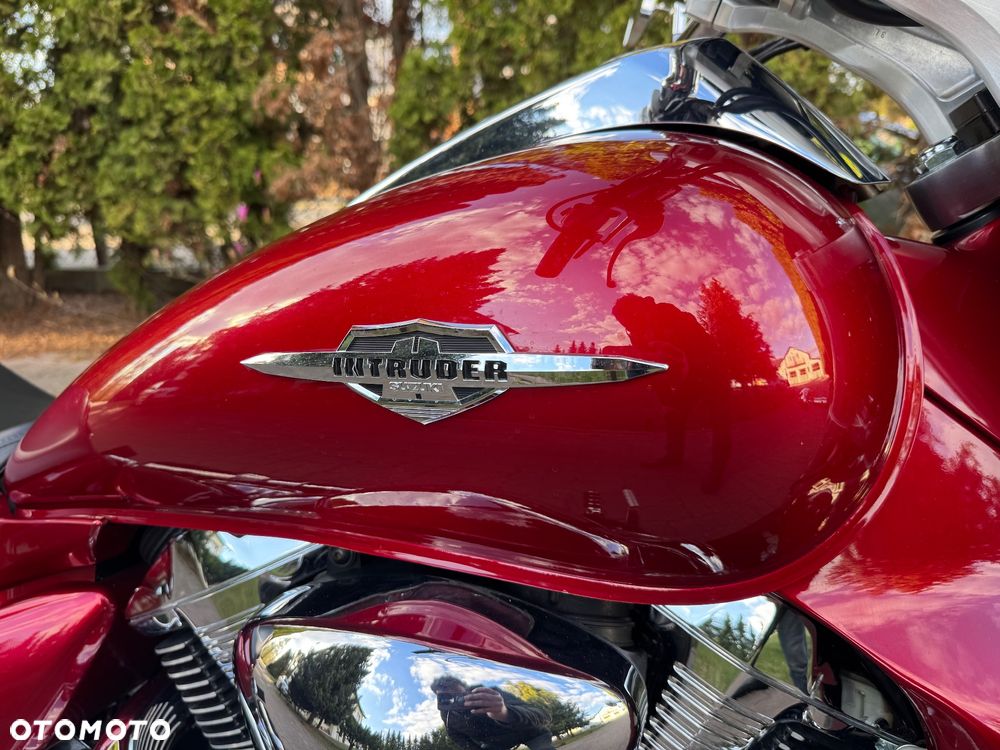 Suzuki Intruder - 24