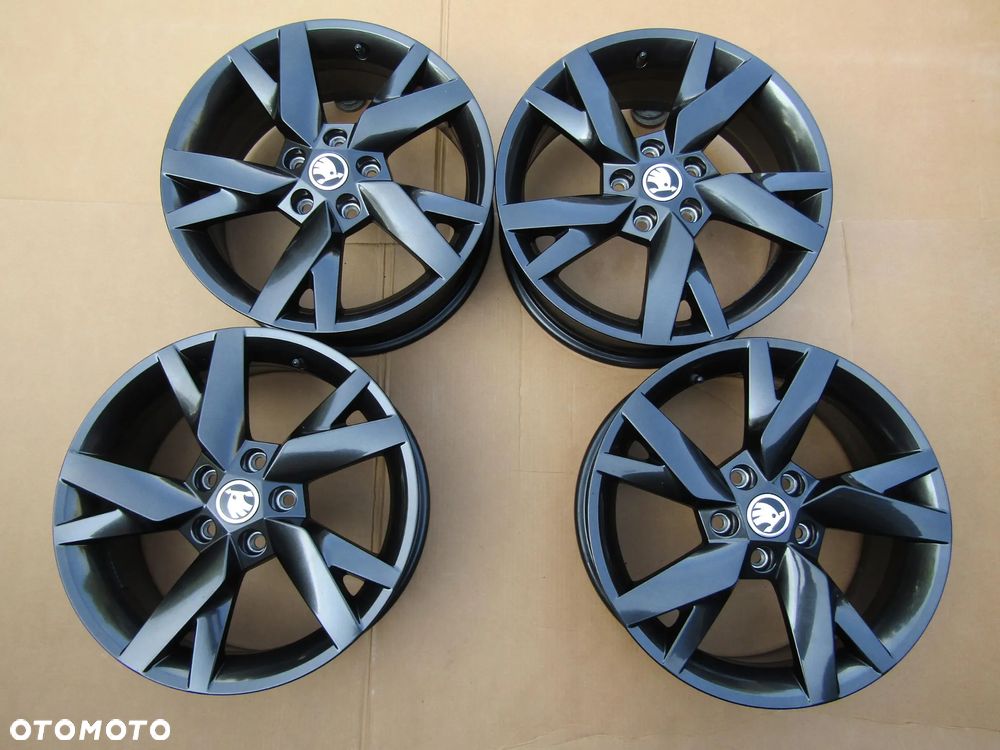 4x Felgi Aluminiowe 17 Skoda Kodiaq Karoq Octavia II III IV Superb Yeti 6,5 j 5x112 ET46 / 5E3601025 STAN IDEALNY - 10