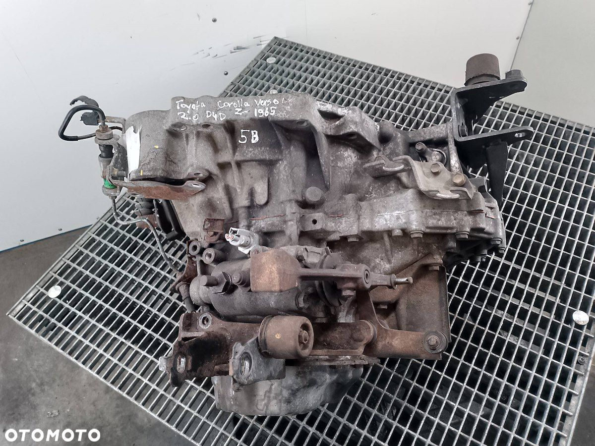 SKRZYNIA BIEGÓW MANUALNA TOYOTA COROLLA VERSO I 2.0 D4D - 5