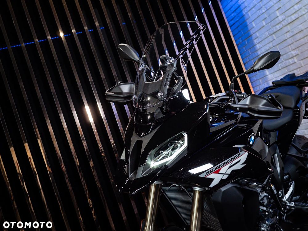BMW S - 4