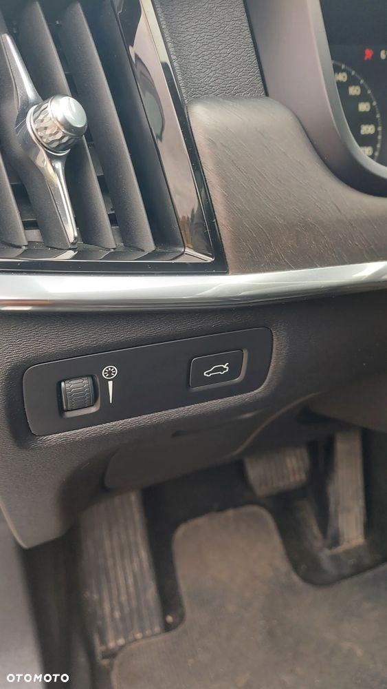 Volvo V90 Cross Country D5 AWD Geartronic - 13