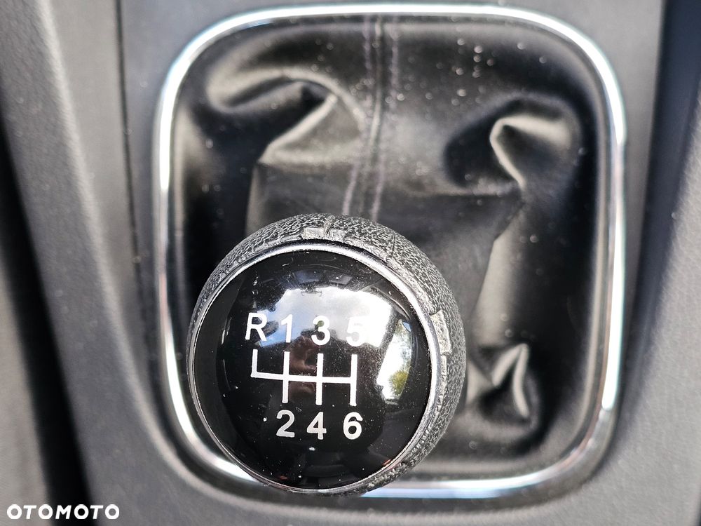 Volkswagen Jetta 2.0 FSI Comfortline - 18