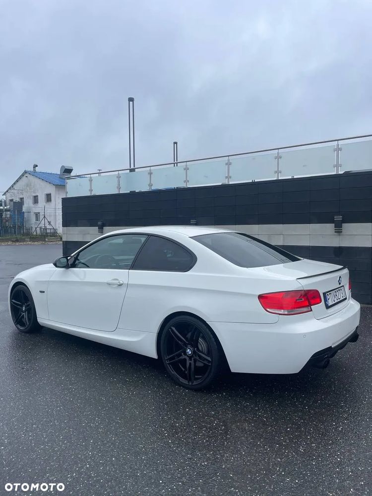 BMW Seria 3 320i - 3