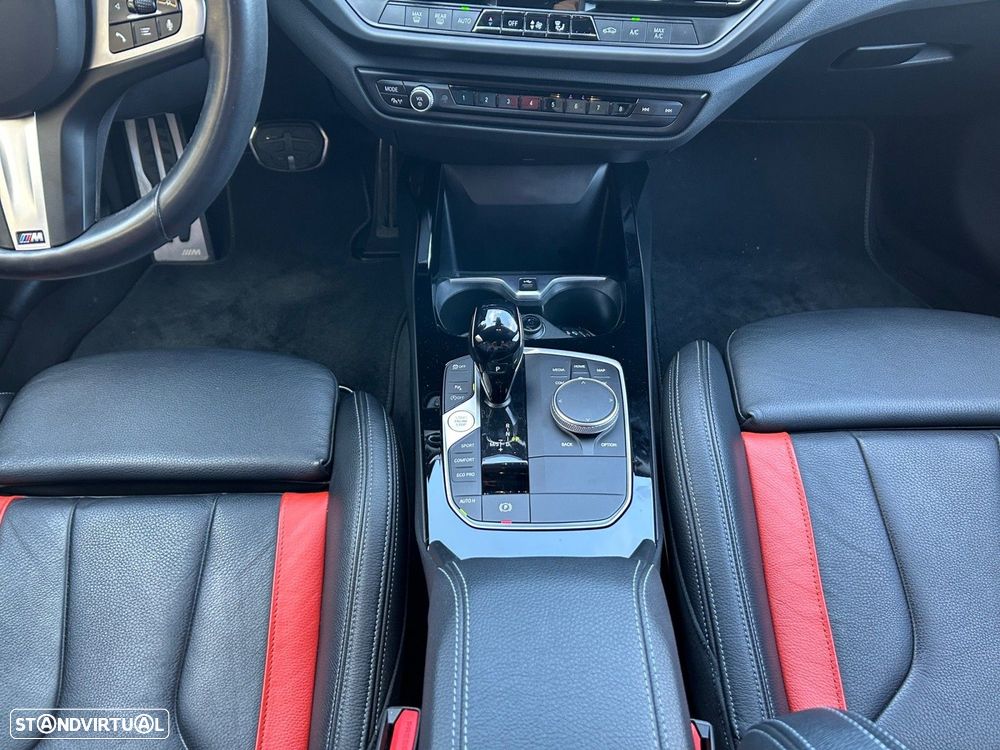 BMW 116 d Pack Desportivo M Auto - 11