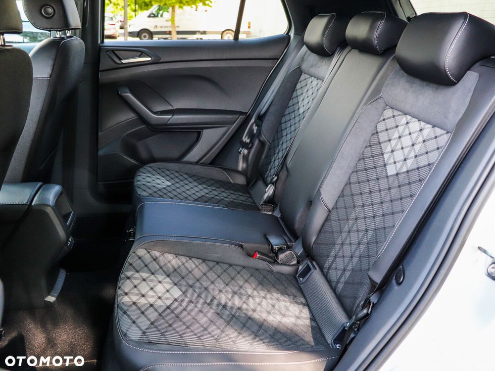 Volkswagen T-Cross - 12