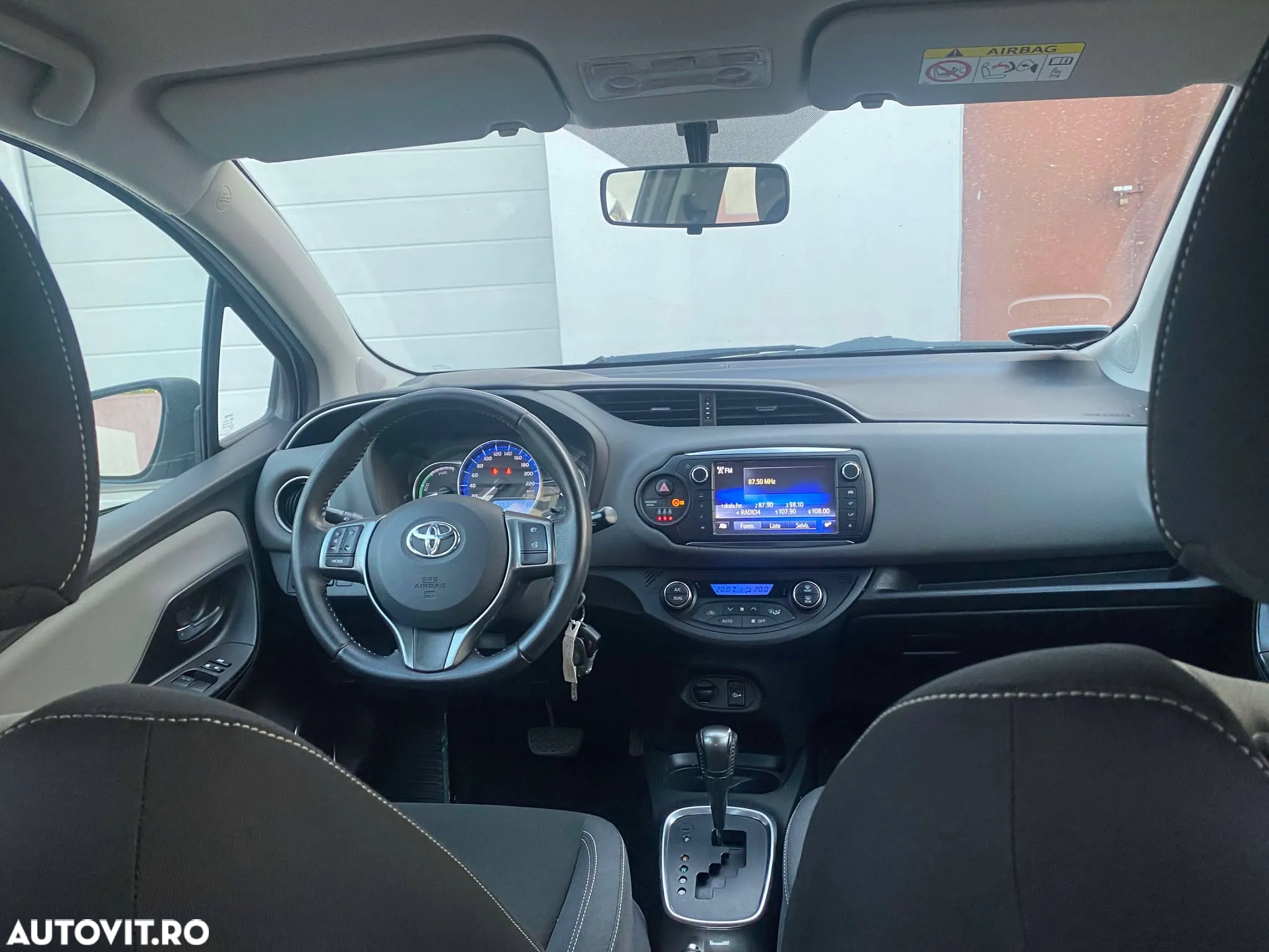 Toyota Yaris Hybrid 1.5 VVT-i Comfort - 10