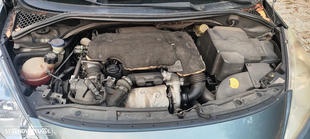 Peugeot 207 CC 1.6 HDi FAP - 8