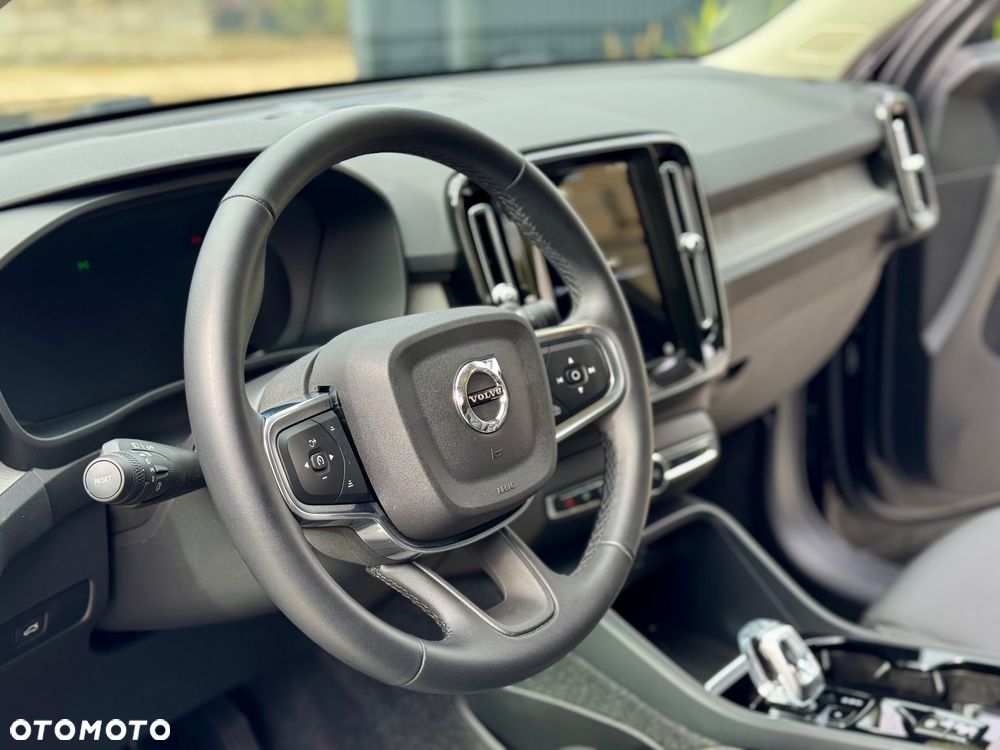 Volvo XC 40 B5 B AWD Ultimate Dark - 18
