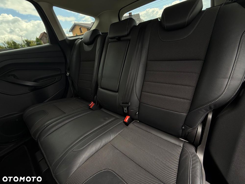 Ford Kuga 2.0 TDCi 4x4 Titanium - 34