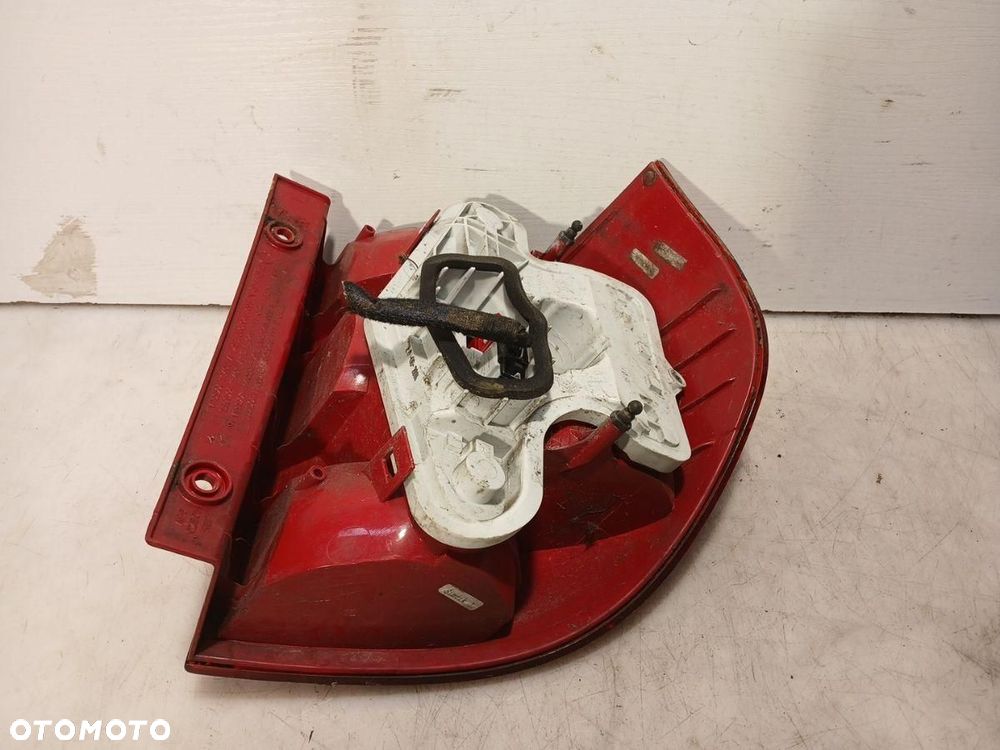 LAMPA TYŁ TYLNA LEWA SKODA YETI 09-13r. 5L0945095 - 2