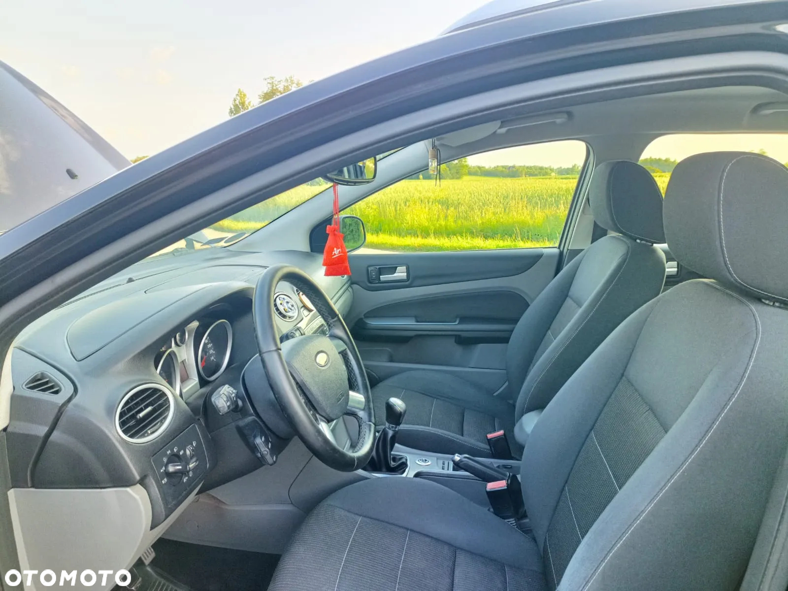 Ford Focus 1.8 Titanium - 18