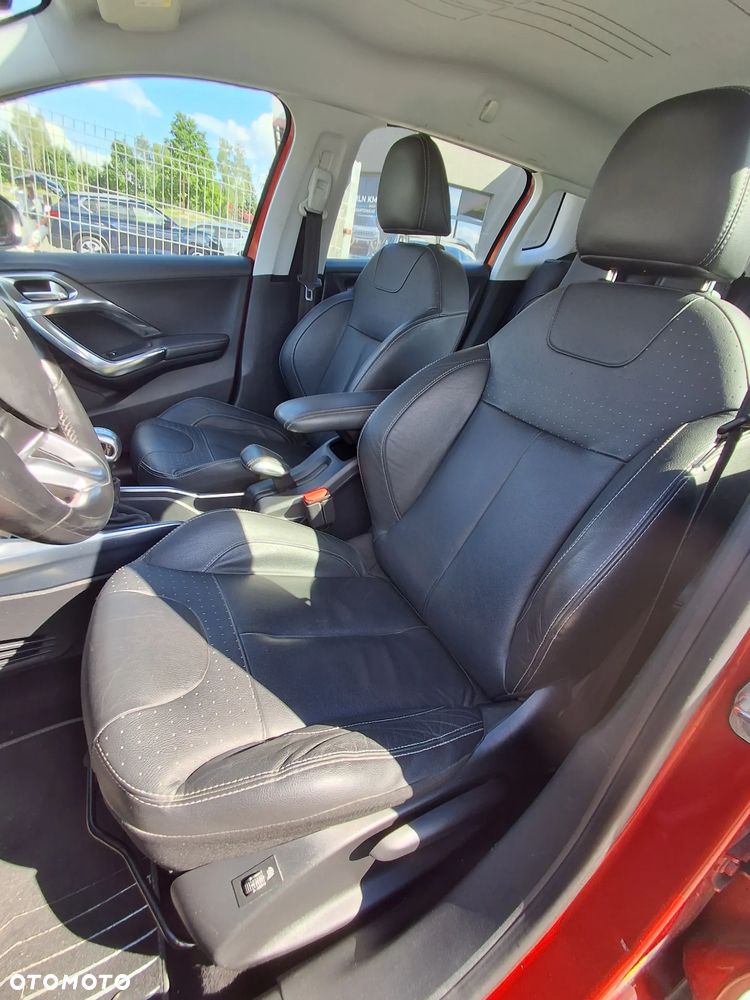 Peugeot 2008 1.6 BlueHDi Allure S&S - 22