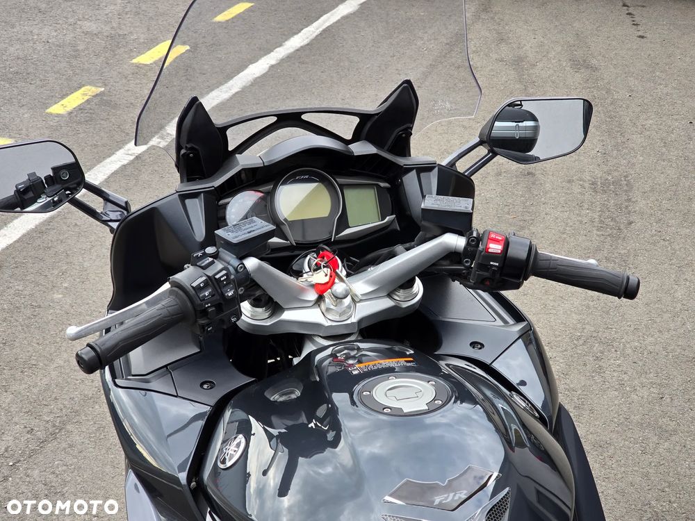 Yamaha FJR - 24