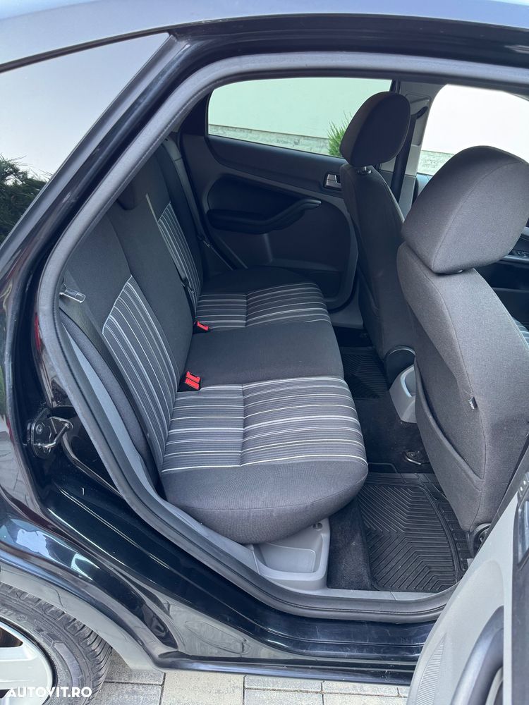 Ford Focus 1.6i Titanium - 5