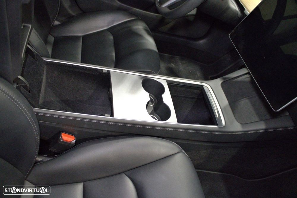 Tesla Model 3 Long Range Tração Traseira - 29