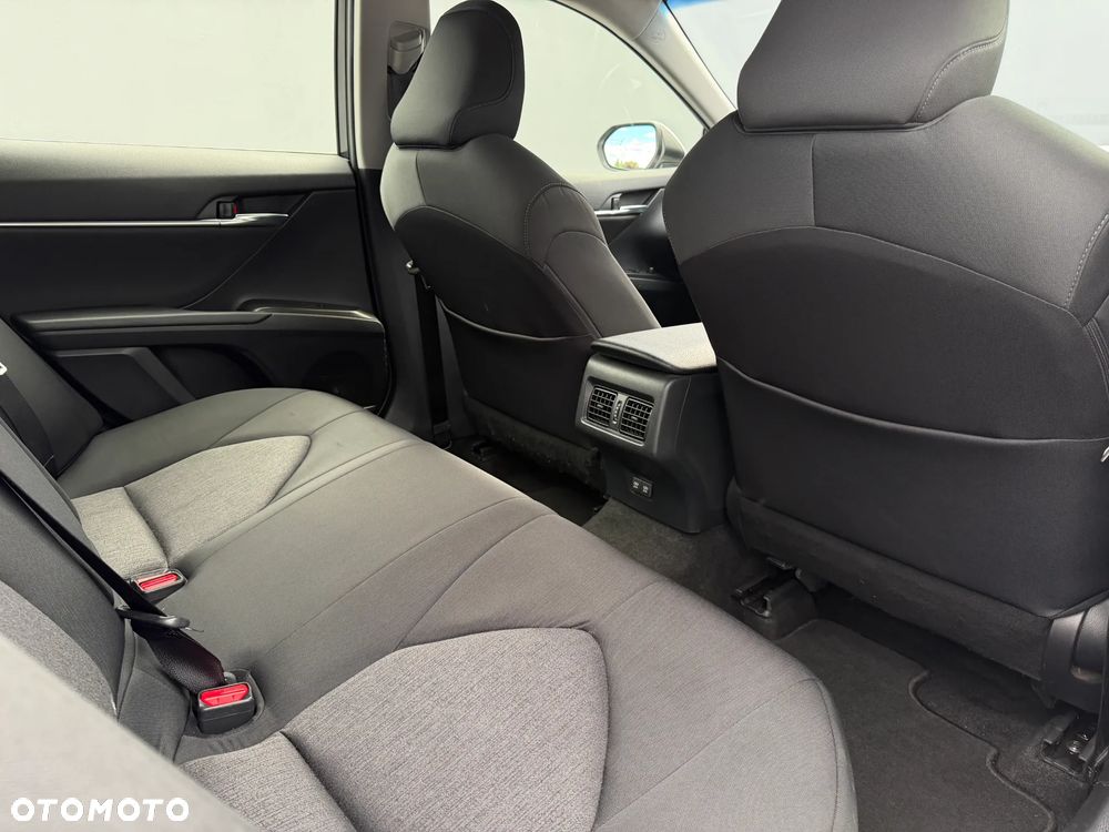 Toyota Camry 2.5 Hybrid Comfort CVT - 27